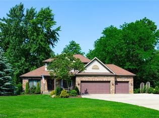 7622 Debonaire Dr, Mentor, OH 44060