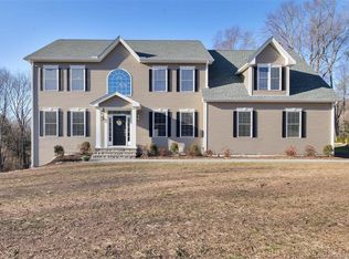 921 Thompson St, Glastonbury, CT 06033