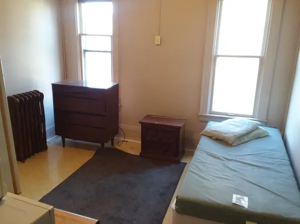 837 S 19th St #2, Milwaukee, WI 53204