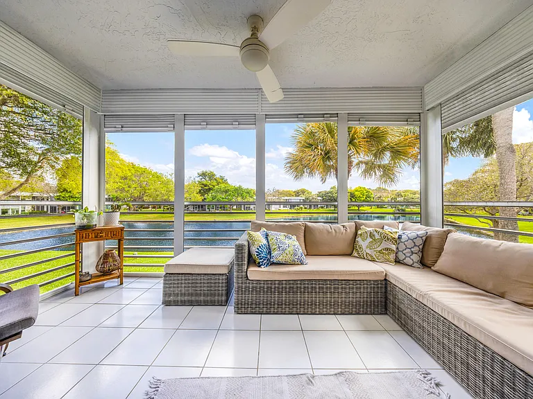 4261 W Palm Aire Dr #204 — Photo 16