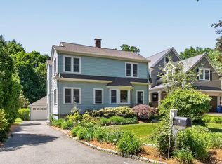 12 Middle St, Lexington, MA 02421