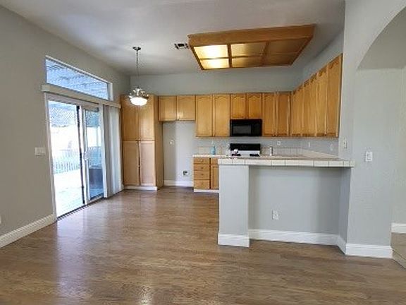 4th image of 2417 Dinwiddie Way