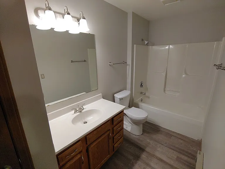2BR/2BA/2 car attached garage — Photo 19