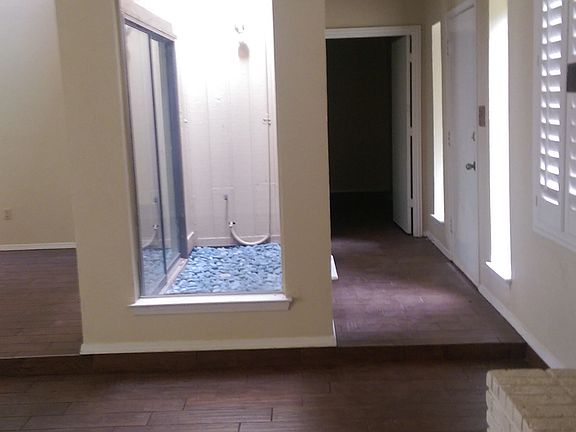 3rd image of 2414 Axminster Dr