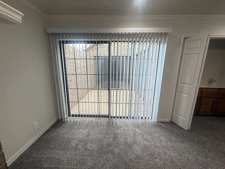 206 Cambridge Rd — Photo 4