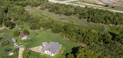 2601 N Interstate Highway 35 Photo 1