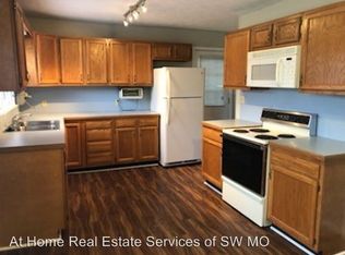 2550 N Howard Ave, Springfield, MO 65803