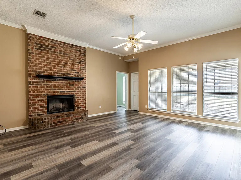 10312 Sierra West Dr — Photo 3