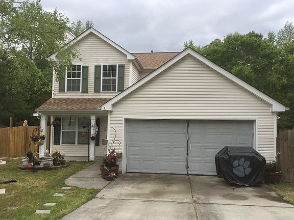 Front house with 2-car garag