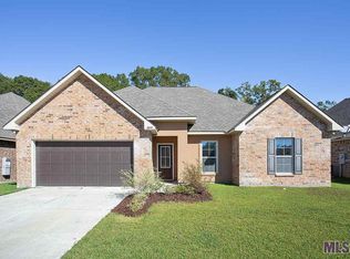 8647 Redwood Lake Blvd, Zachary, LA 70791