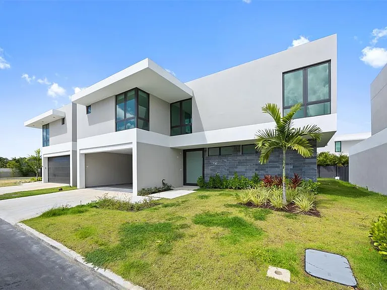 135 Salonga St — Photo 2