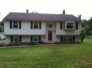 31 N Airline Rd, Wallingford, CT 06492