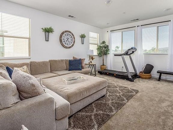 3rd image of 1727 Carol Lee Ln