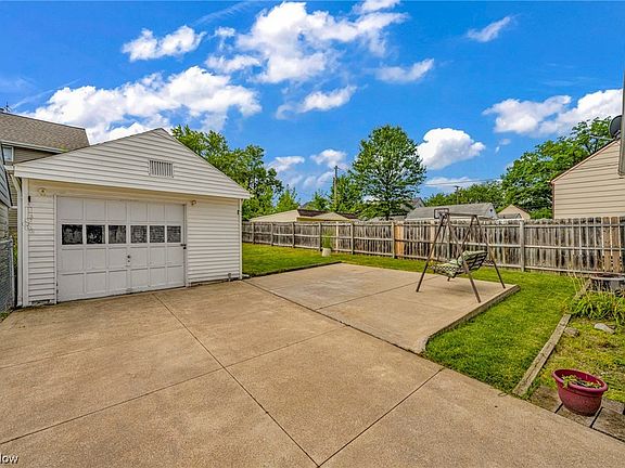 5th image of 4805 Park Dr