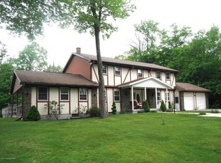 812 Pine St, Moscow, PA 18444