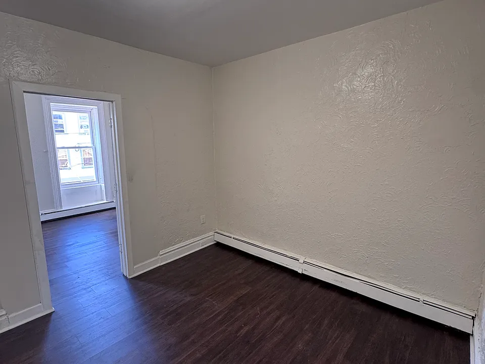 12 Jewett Ave #2