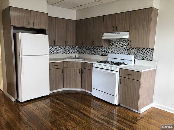 2nd image of 345 Sanford Ave APT 1