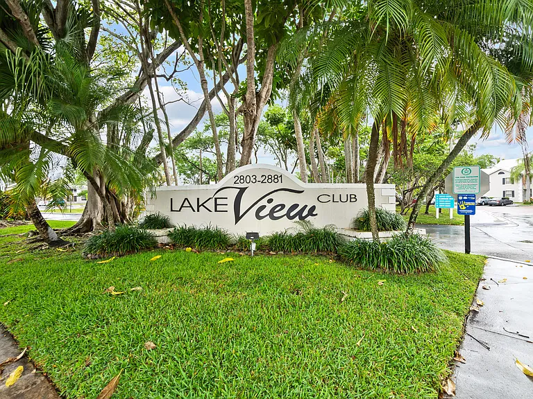 2861 N Oakland Forest Dr #202 — Photo 27