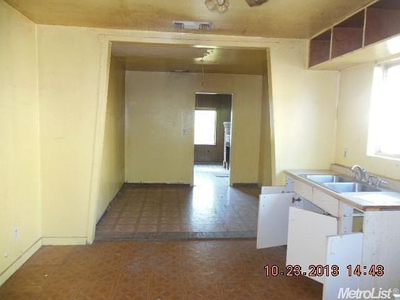 3rd image of 3809 32nd St