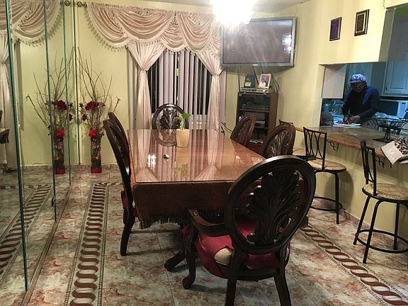 4th image of 2046 E 54th St #2