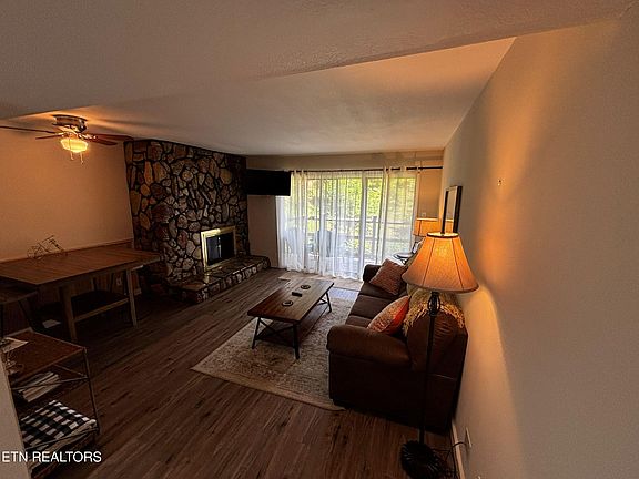 4th image of 1081 Cove Rd APT 512