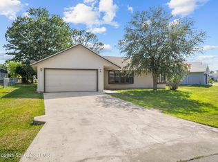 175 Awin Cir SE, Palm Bay, FL 32909