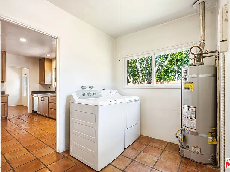 2613 Cloverfield Blvd — Photo 15