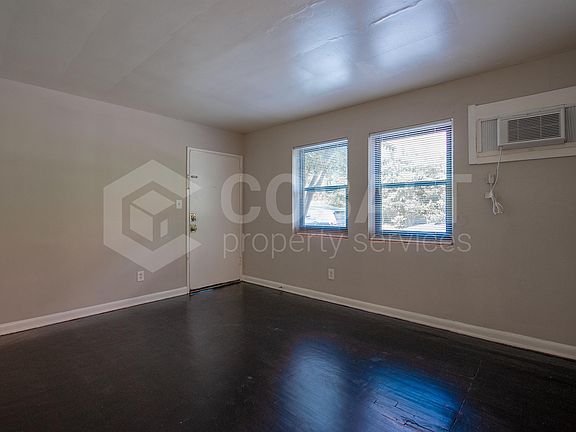 3rd image of 1009 Greenwood Ave NE #2