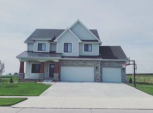 7505 Swallowtail St, Papillion, NE 68046