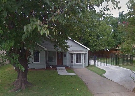 2nd image of 1800 N Edgewood Ter