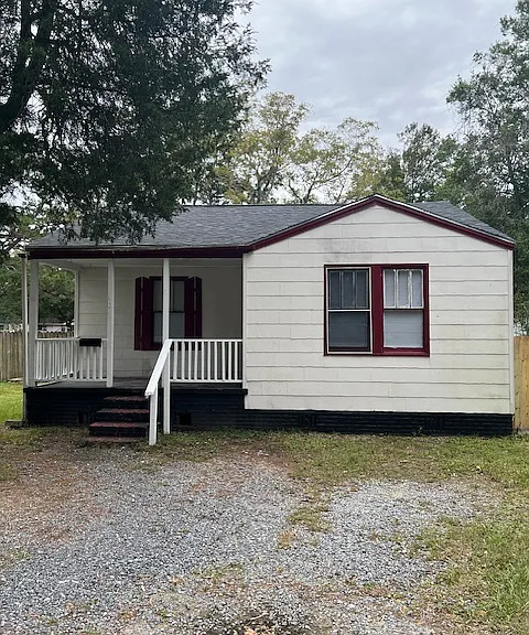 4021 Gary Dr — Photo 1