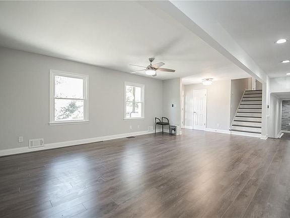 3rd image of 2608 Kensington Dr