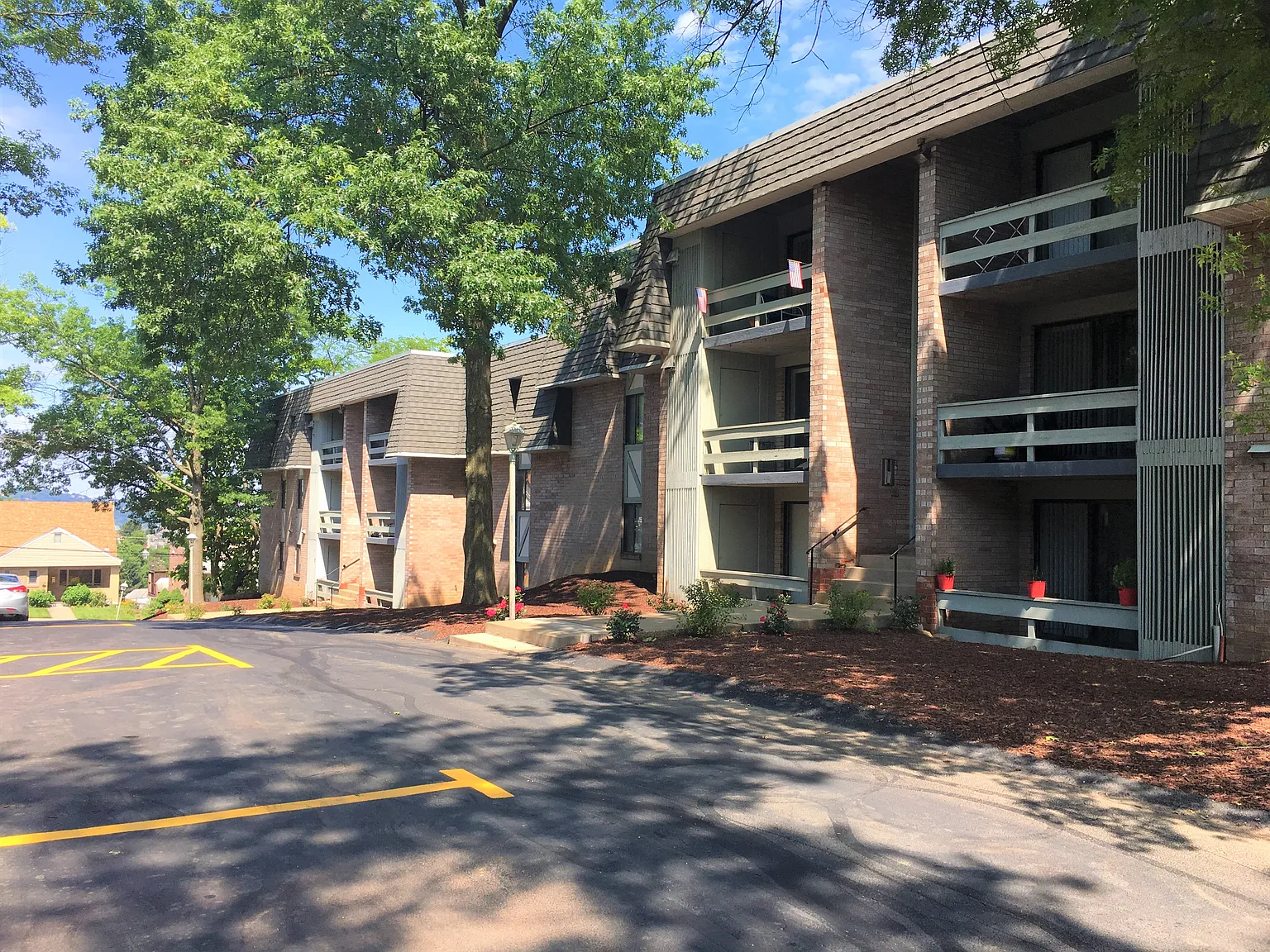 Greenhill Apartments — Photo 3