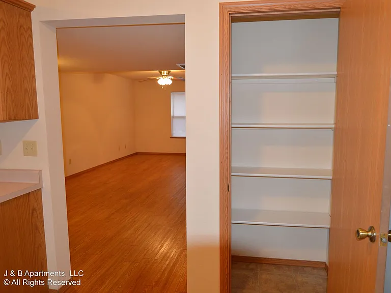 20308 Skyview Dr — Photo 7