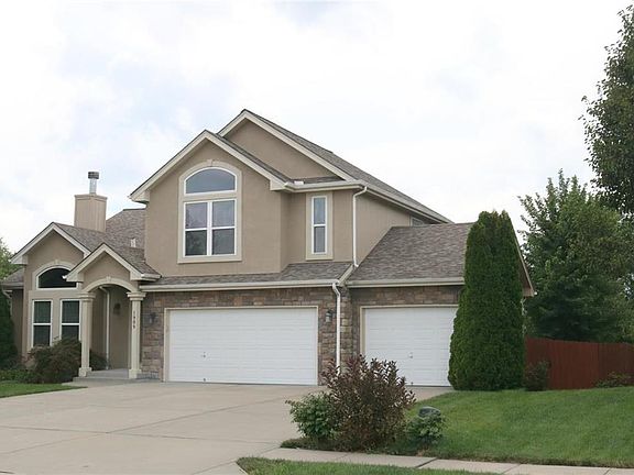 2nd image of 1909 NE Lake Dr