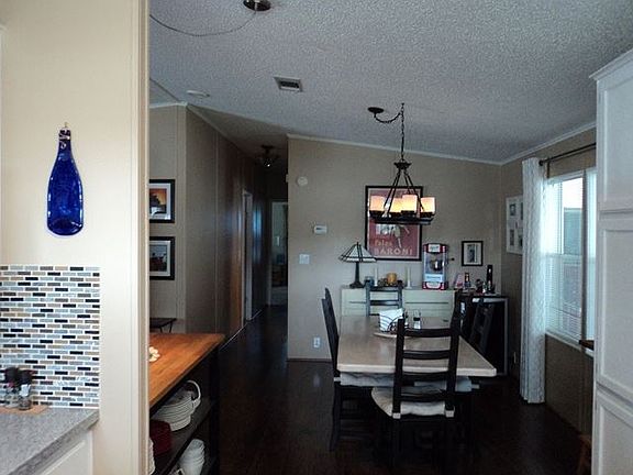 4th image of 406 Silver Streak Ln