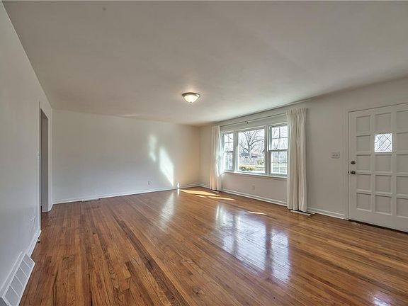 5th image of 9010 Western Hills Dr