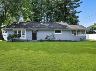 17 Pebble Mill Rd, Springfield, MA 01118