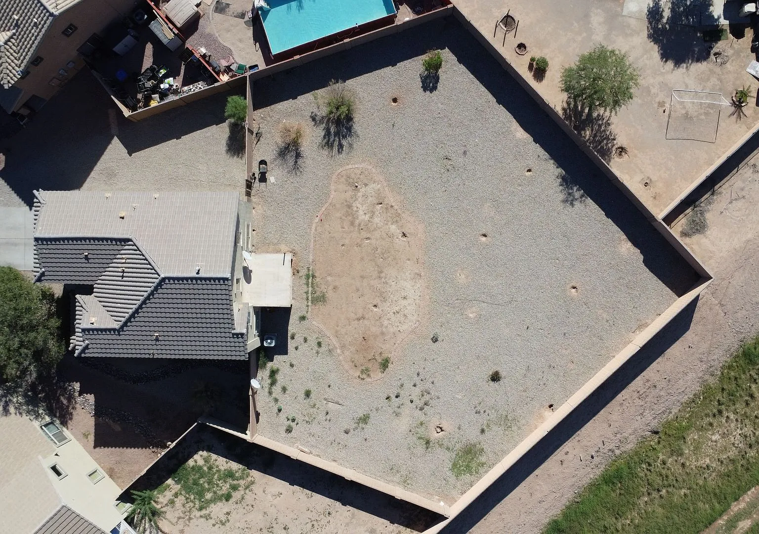4BR / 2.5BA Home with Expansive Lot 2-Car Garage, Community Pools & Golf — Photo 3