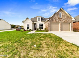 306 Sunshine Rise Dr, Broussard, LA 70518