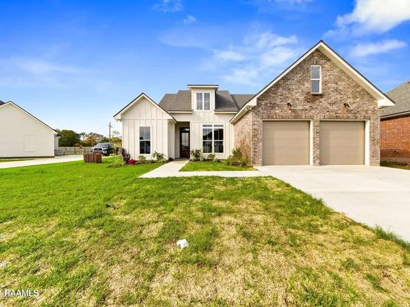 306 Sunshine Rise Dr, Broussard, LA 70518