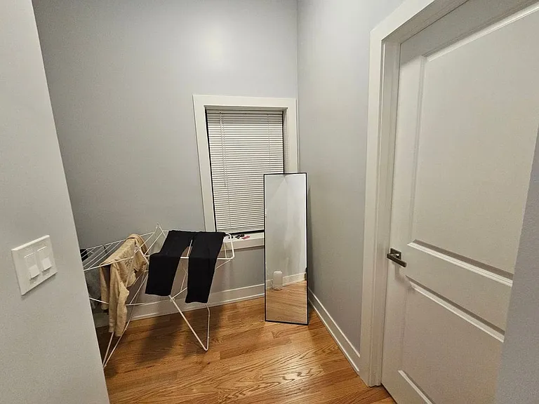 1415 W Erie St #1F — Photo 8