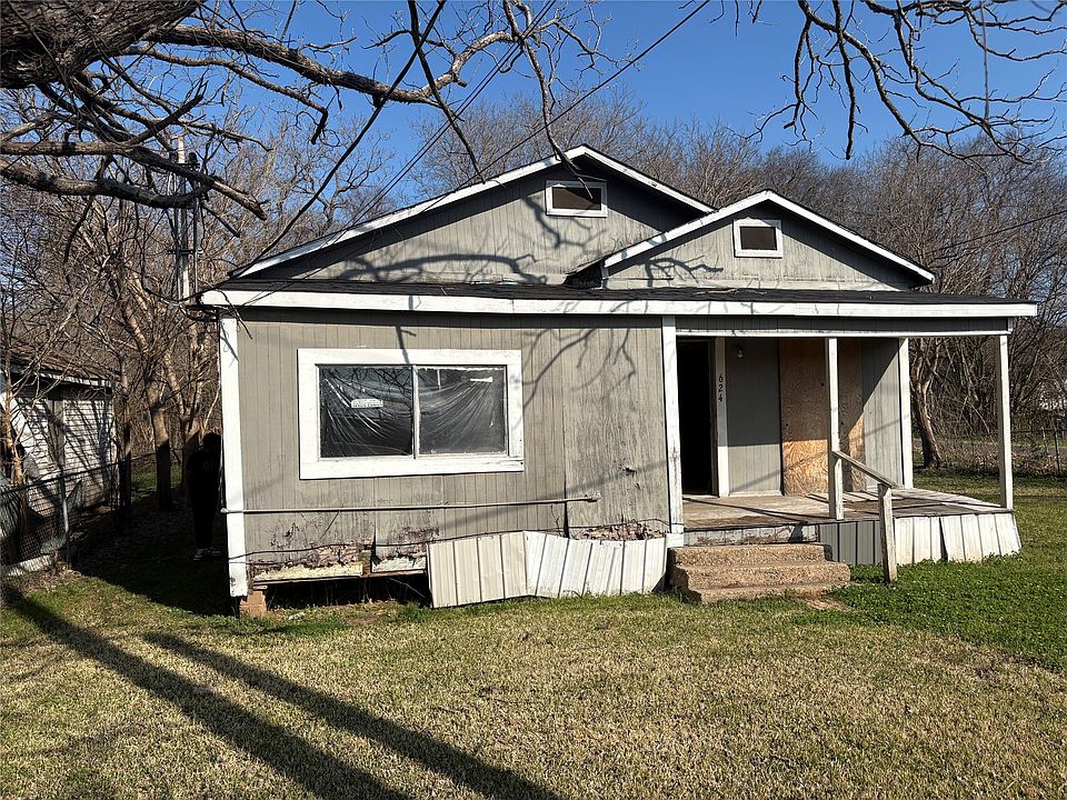 1st image of 624 Detroit St