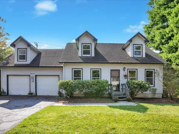 24 Derby Circle, South Burlington, VT 05403