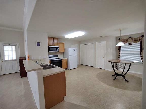 3rd image of 2411 Laconia Ct