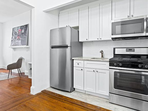 3rd image of 337 E 85th St APT 3C