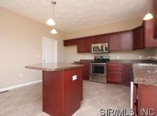 9711 Weatherby St, Mascoutah, IL 62258