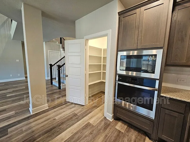 1740 Jamestown Dr — Photo 42