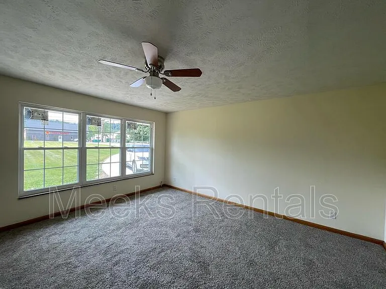 3670 Teays Valley Rd — Photo 2