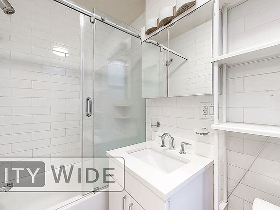 4th image of 171 E 88th St APT 2D